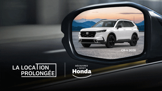 Un CR-V Touring hybride blanc, une Civic berline Sport Touring hybride et un HR-V EX-L se reflètent dans le rétroviseur latéral en rotation. Le titre indique « Devenir propriétaire d'un véhicule Honda est plus simple que ça en a l'air. » en haut à gauche. Le texte en direct indique « Prolonger pour mieux s'adapter » et « Prolongez la durée de votre location sur la plupart des modèles Honda. ». Les identifiants visuels On s’emballe pour Honda et Location prolongée se trouvent en bas à droite.
