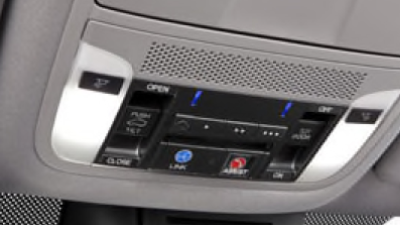 Closeup of centre ceiling console with HondaLink™ buttons. 