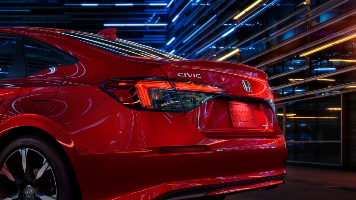 2025 Honda Civic Sedan: Compact Fuel-Efficient Hybrid | Honda Canada