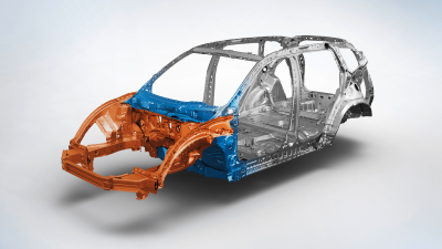 Vue de trois quarts de l’avant de la structure de carrosserie d’un CR-V sur fond blanc. 