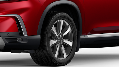 Closeup of wheel. Honda Pilot