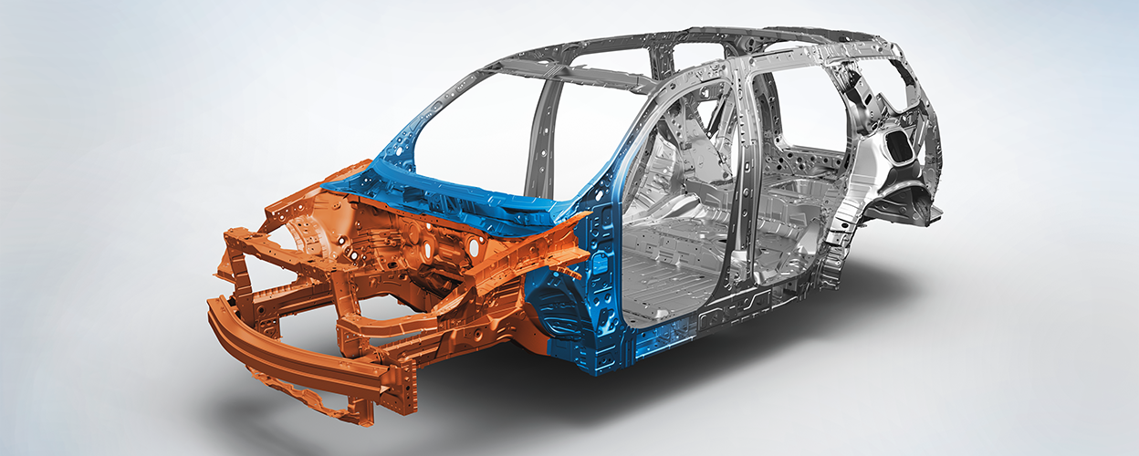 Vue de trois quarts de l’avant de la structure de carrosserie d’un Pilot sur fond blanc.
