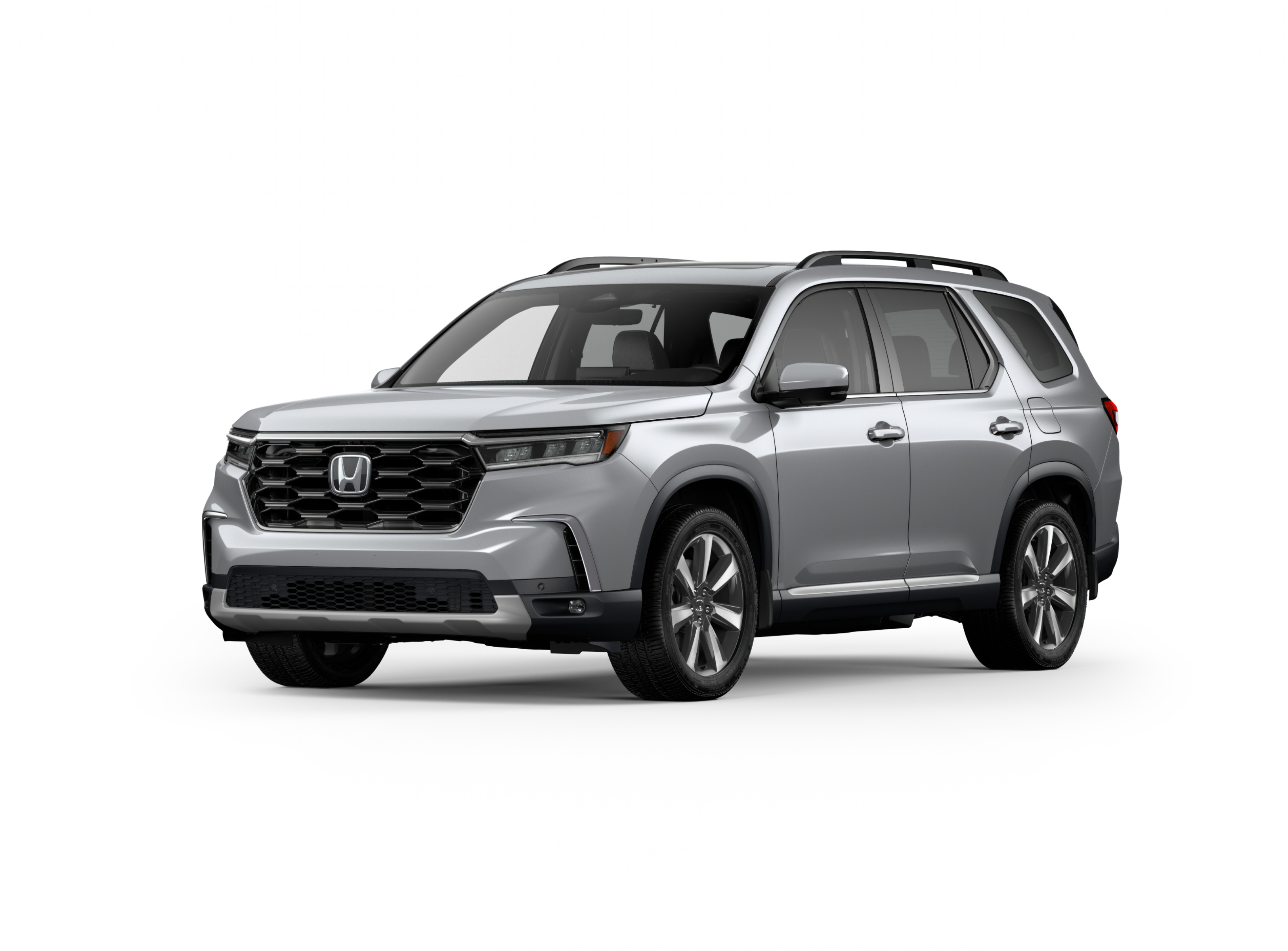 ¾ driver side front facing view of 2025 Pilot Touring model in Lunar Silver Metallic colour