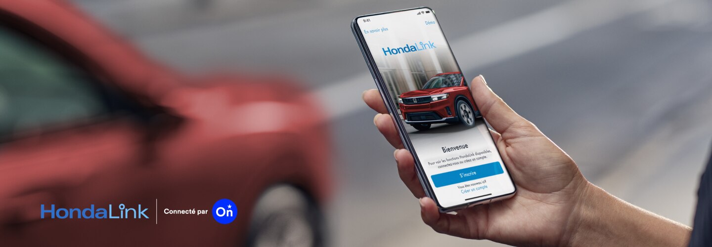 Gros plan d’un téléphone intelligent sur fond blanc affichant l’interface de l’application HondaLink. 