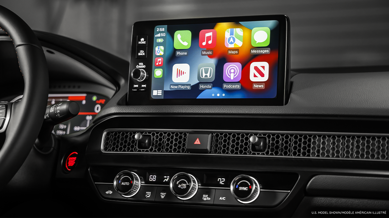 Gros plan de l’écran tactile couleur à l’affichage d’accueil.