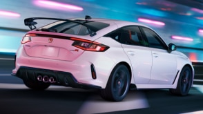 Plan de trois quarts de l’arrière d’une Type R.