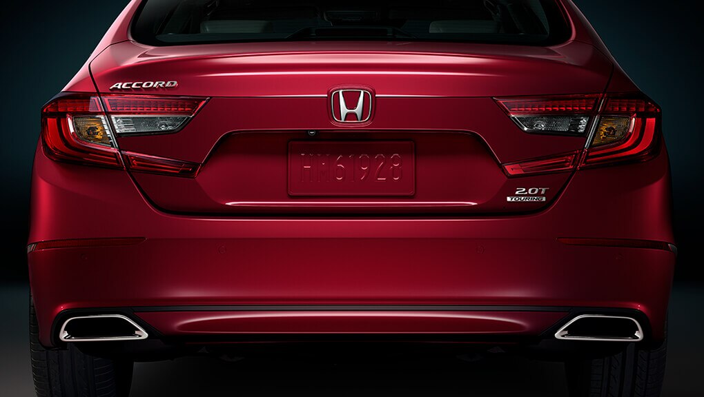 Image de l’arrière de la Honda Accord berline 2020.