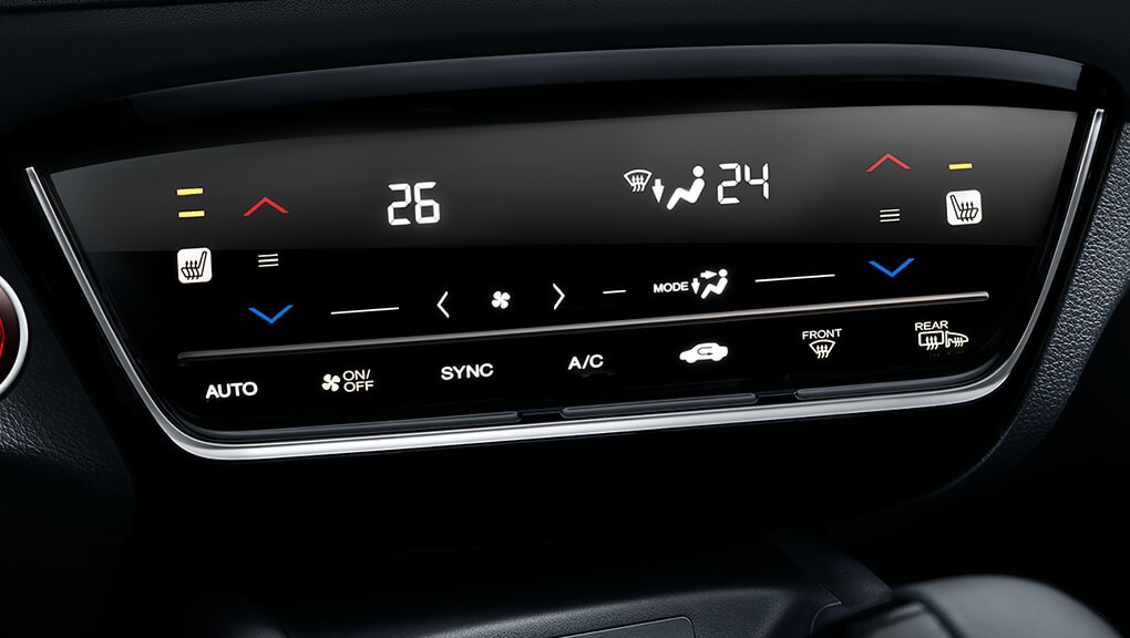 Automatic climate control screen detail in the 2022 Honda HR-V.