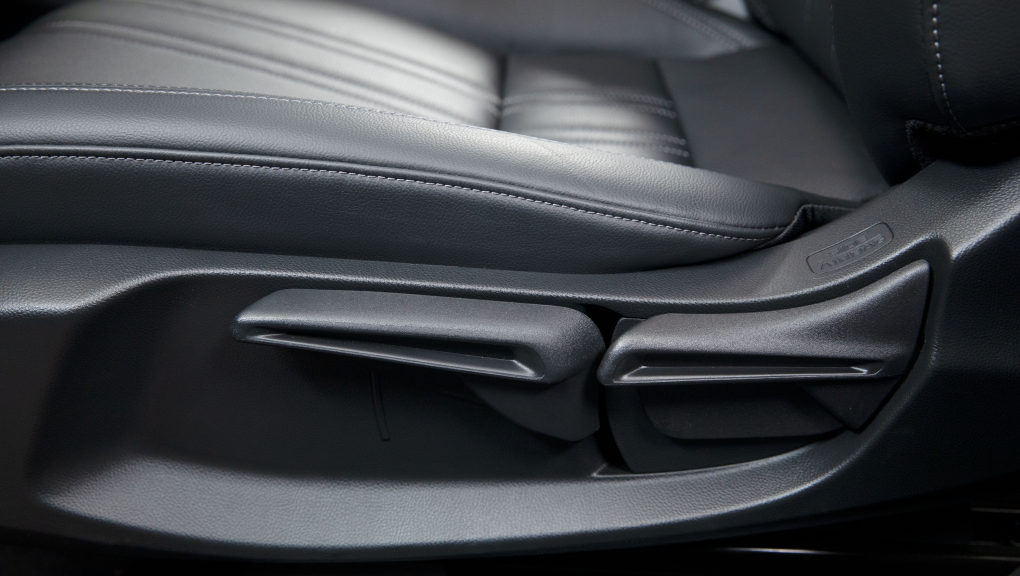 Side interior view of the 2022 Honda HR-V with Black Leather. 